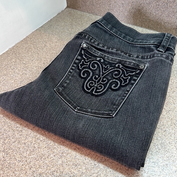 👖WHITE HOUSE BLACK MARKET NOIR 4R Slim Leg blk denim jeans embellished pockets - Picture 1 of 14